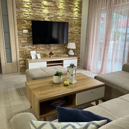 מוסטר Apartman Mak מראה חיצוני תמונה